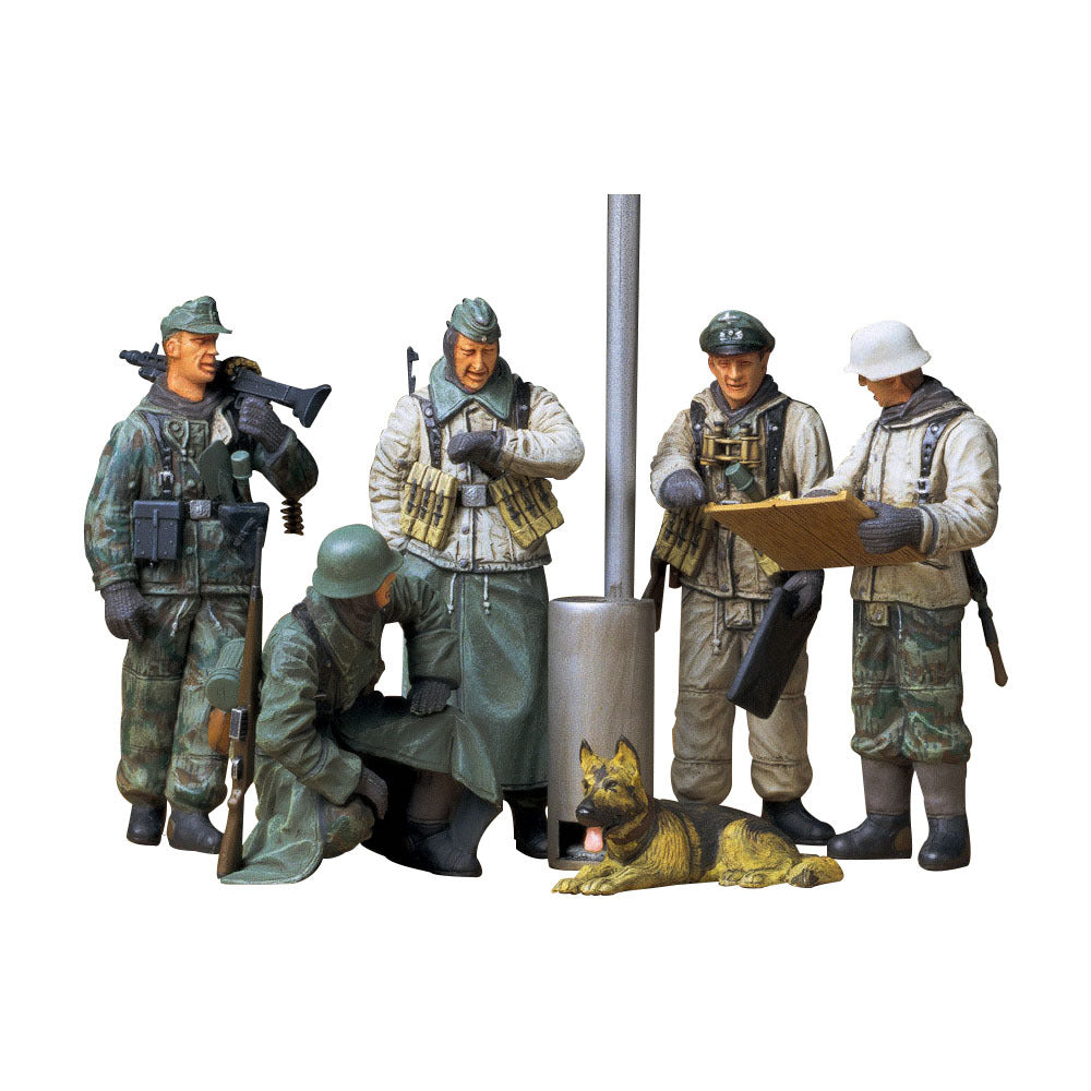 Tamiya 1/35 German Soldiers at Field Briefing