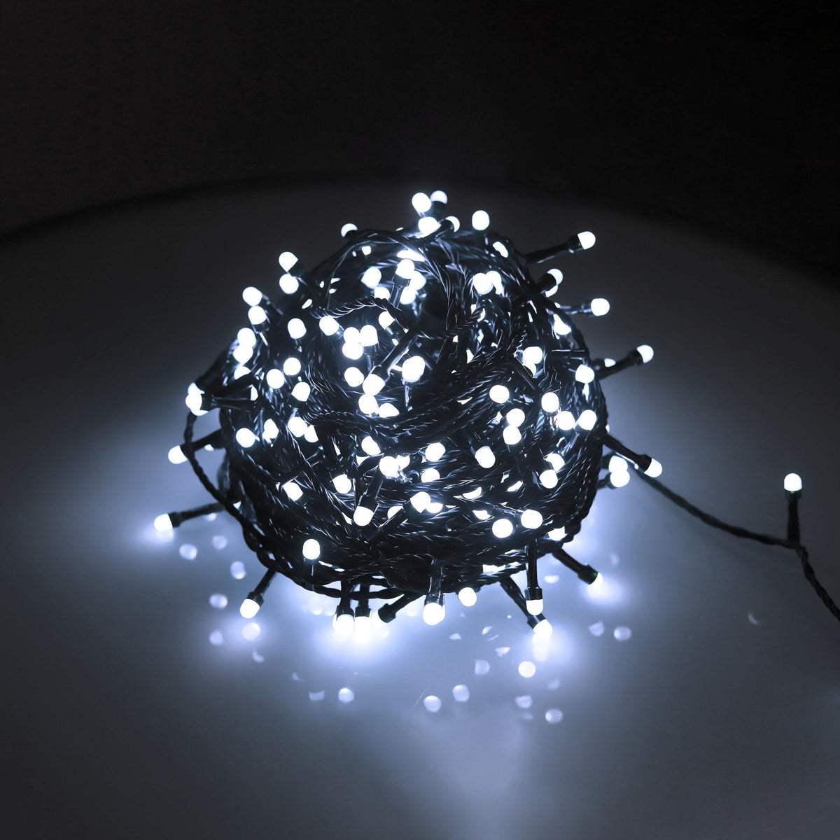 Lexi Lighting 320 Frosted LED Connectable String Light - White