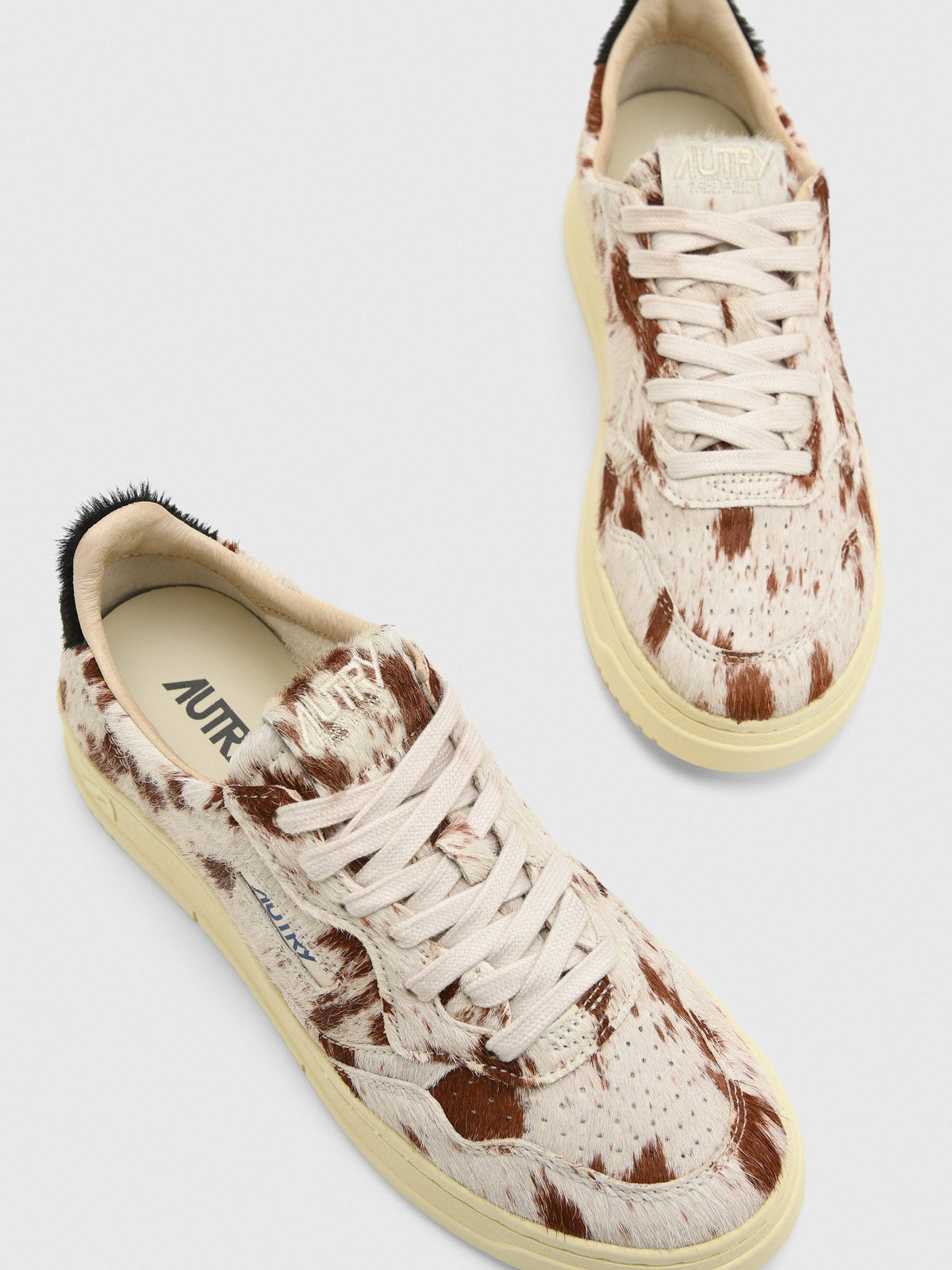Autry Women's Medalist Low Sneaker