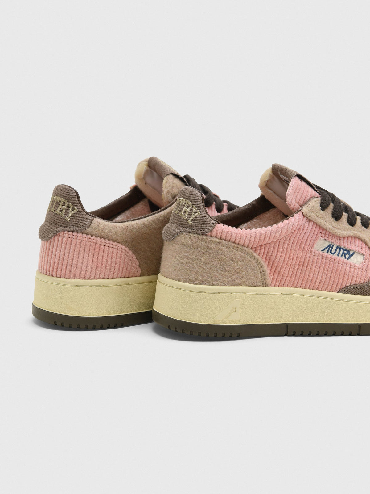 Autry Women's Medalist Low Sneaker
