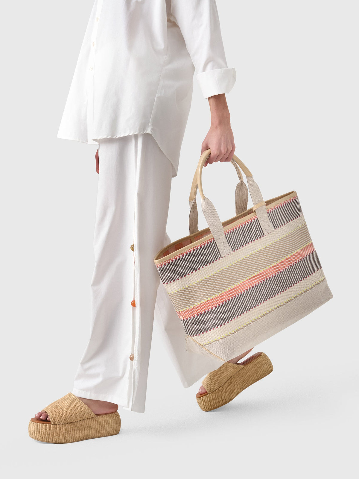 JOANSiE Getaway Tote Bag