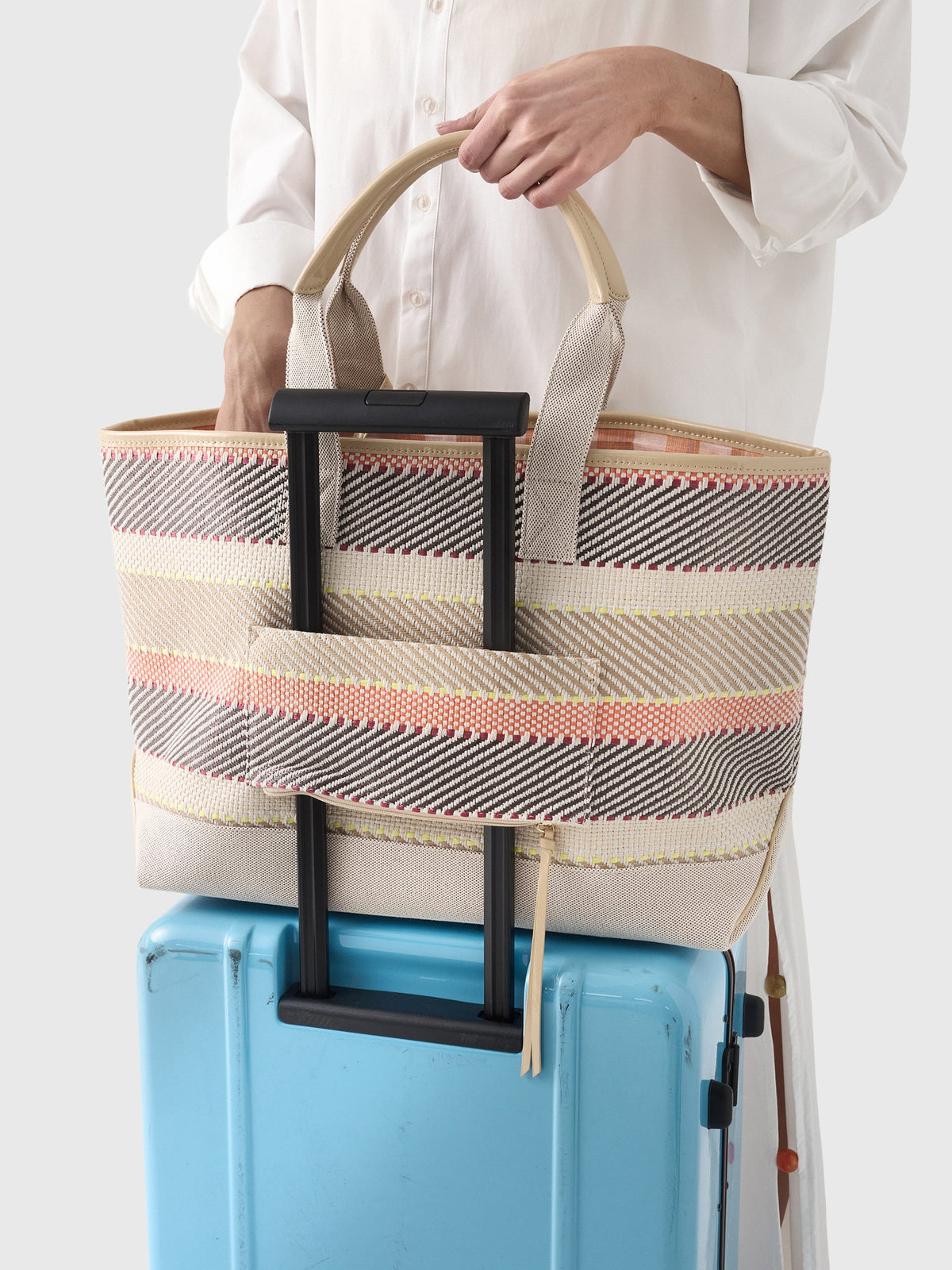 JOANSiE Getaway Tote Bag