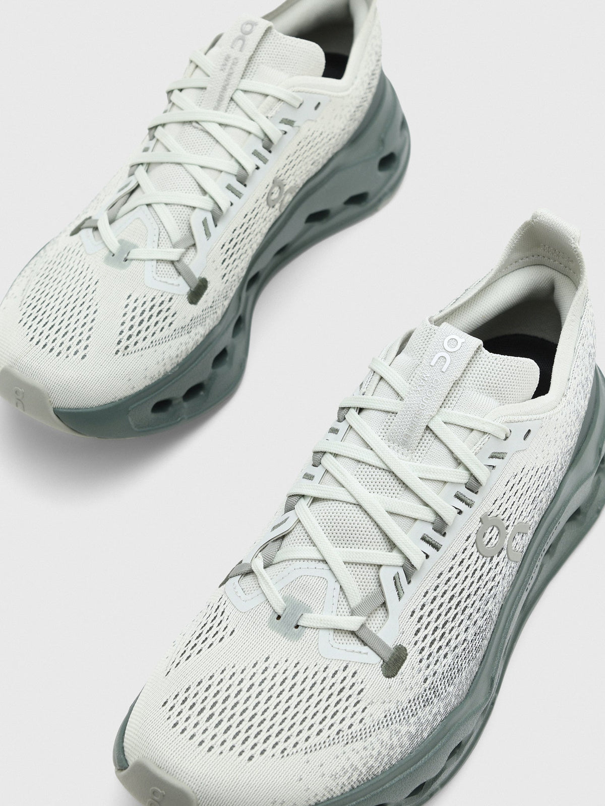 ON Men's Cloudsurfer Max Running Shoe