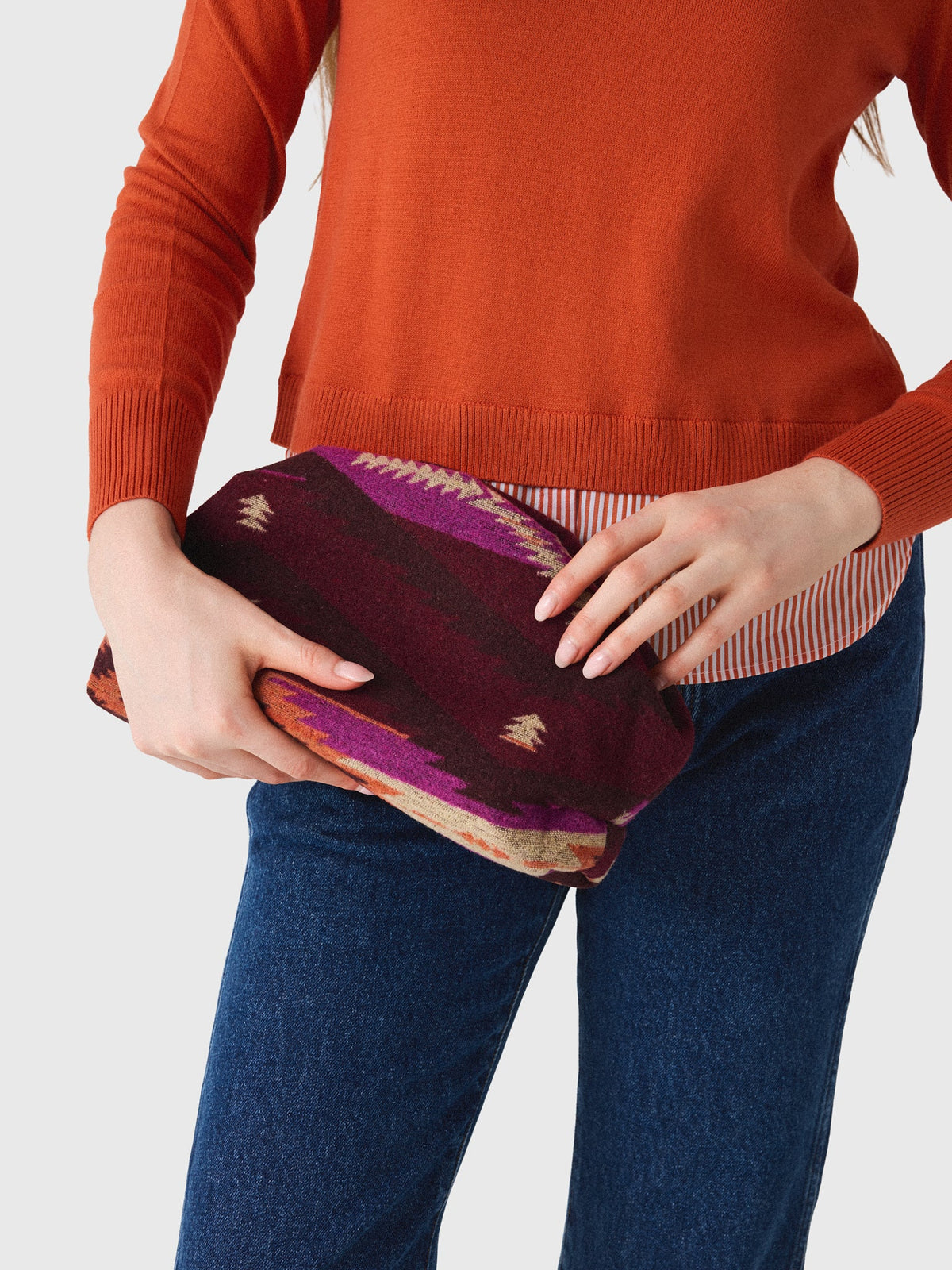 JOANSiE Oyster Clutch