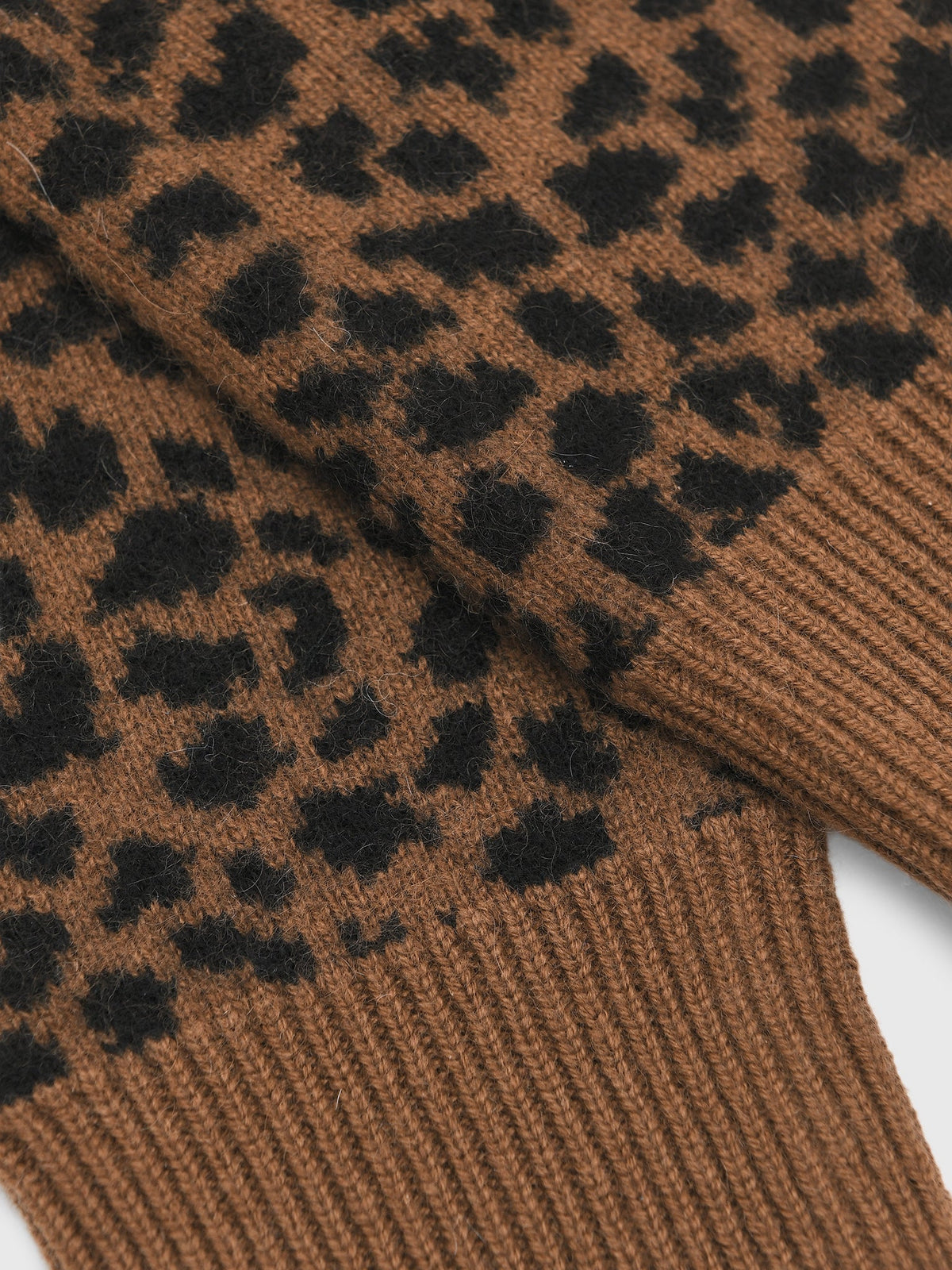 White & Warren Women's Cashmere Leopard Handwarmers
