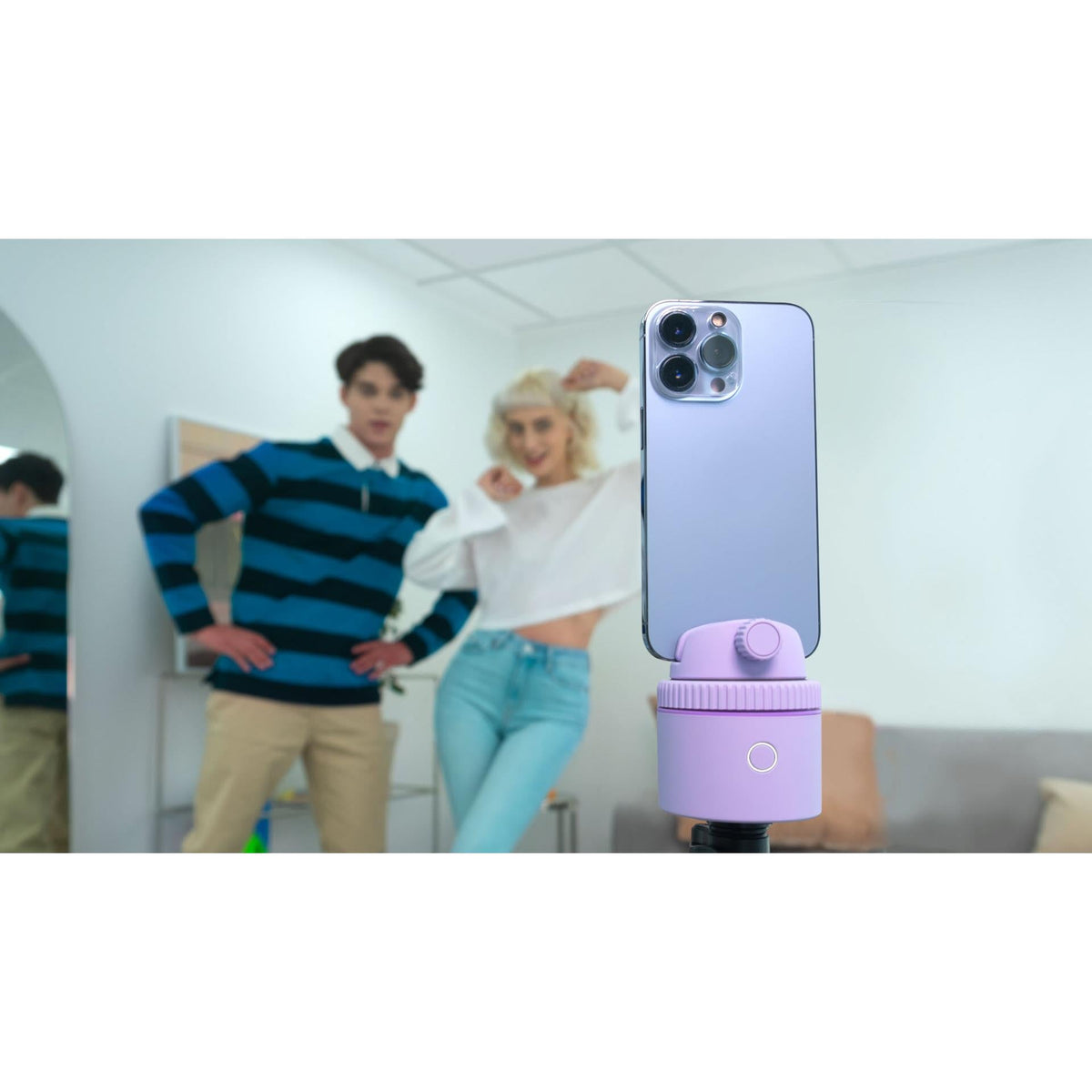 Pivo Pod Lite Auto-Tracking Smartphone Mount (Purple)