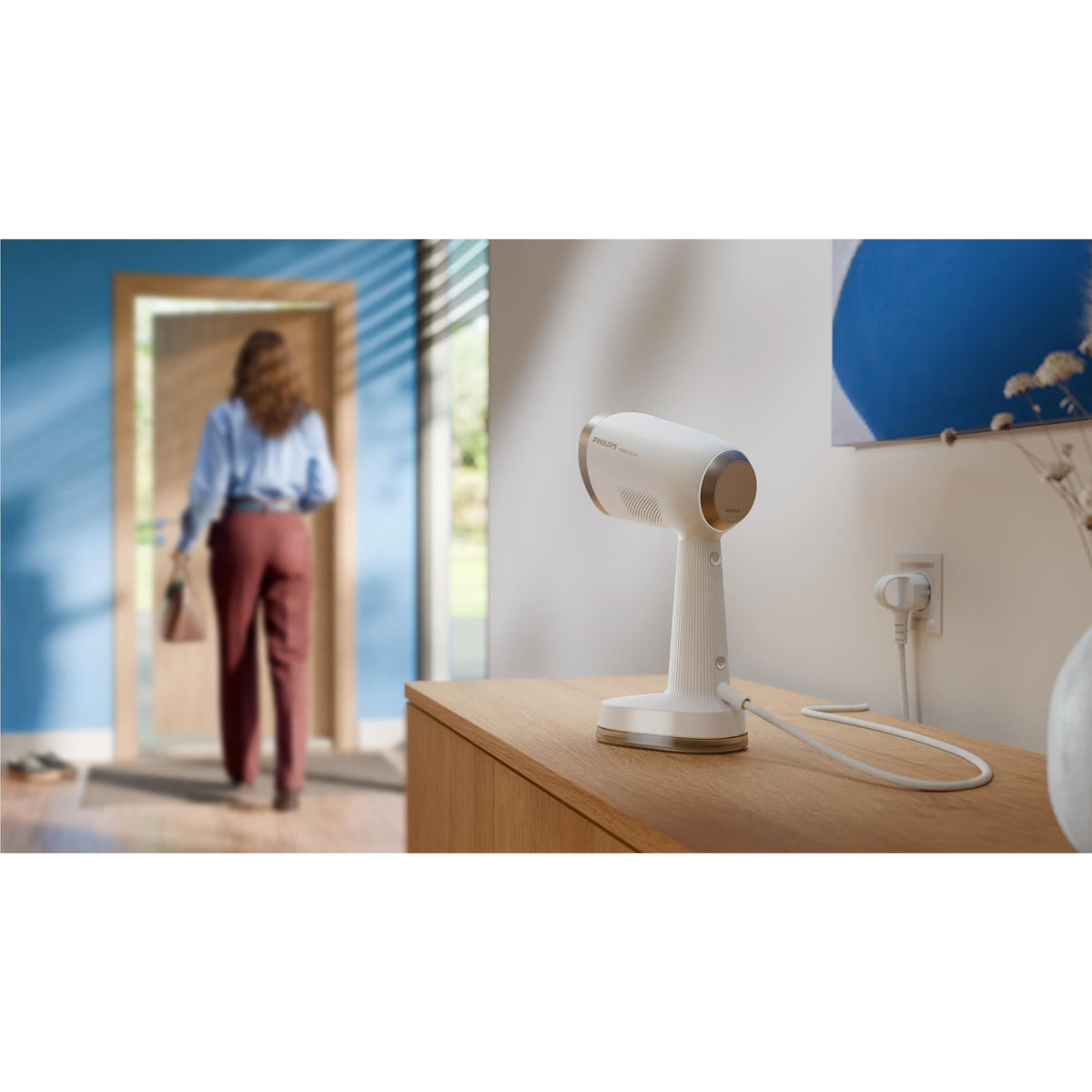 Philips 8000 Series AirStretch Handheld Steamer (Silk White)
