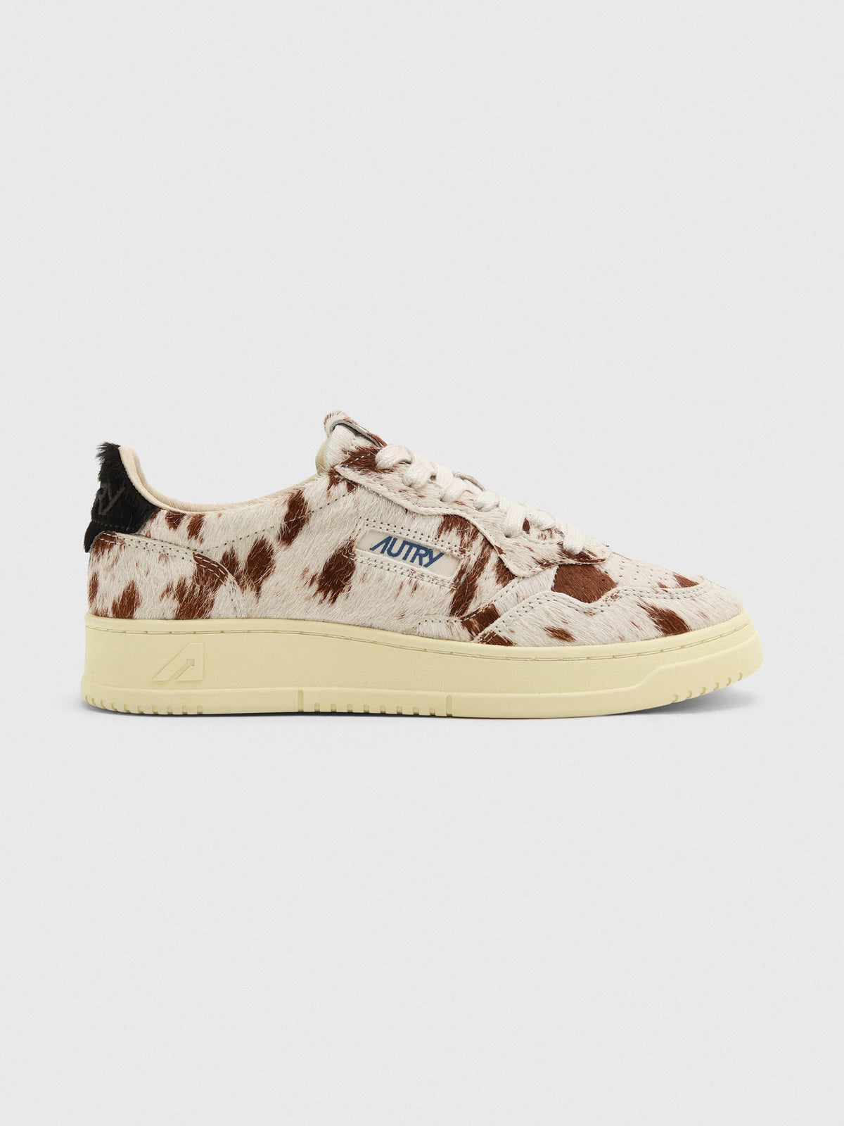 Autry Women's Medalist Low Sneaker