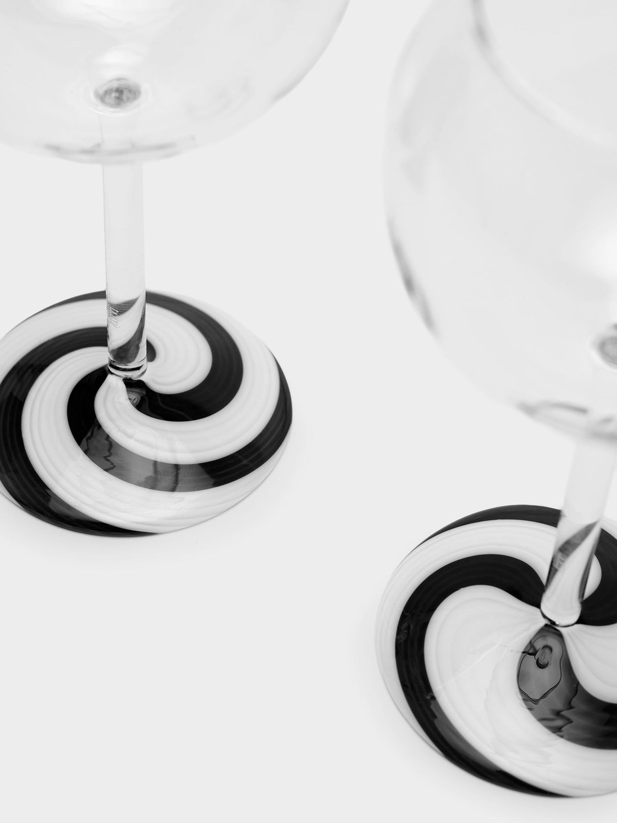 Fazeek Swirl Wine Glass Set