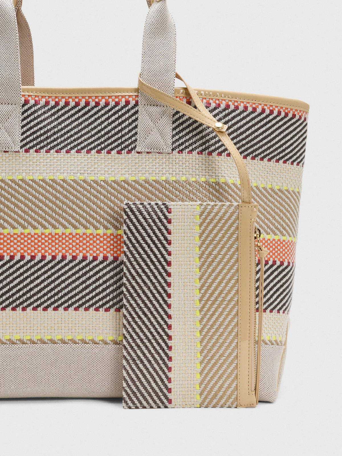 JOANSiE Getaway Tote Bag