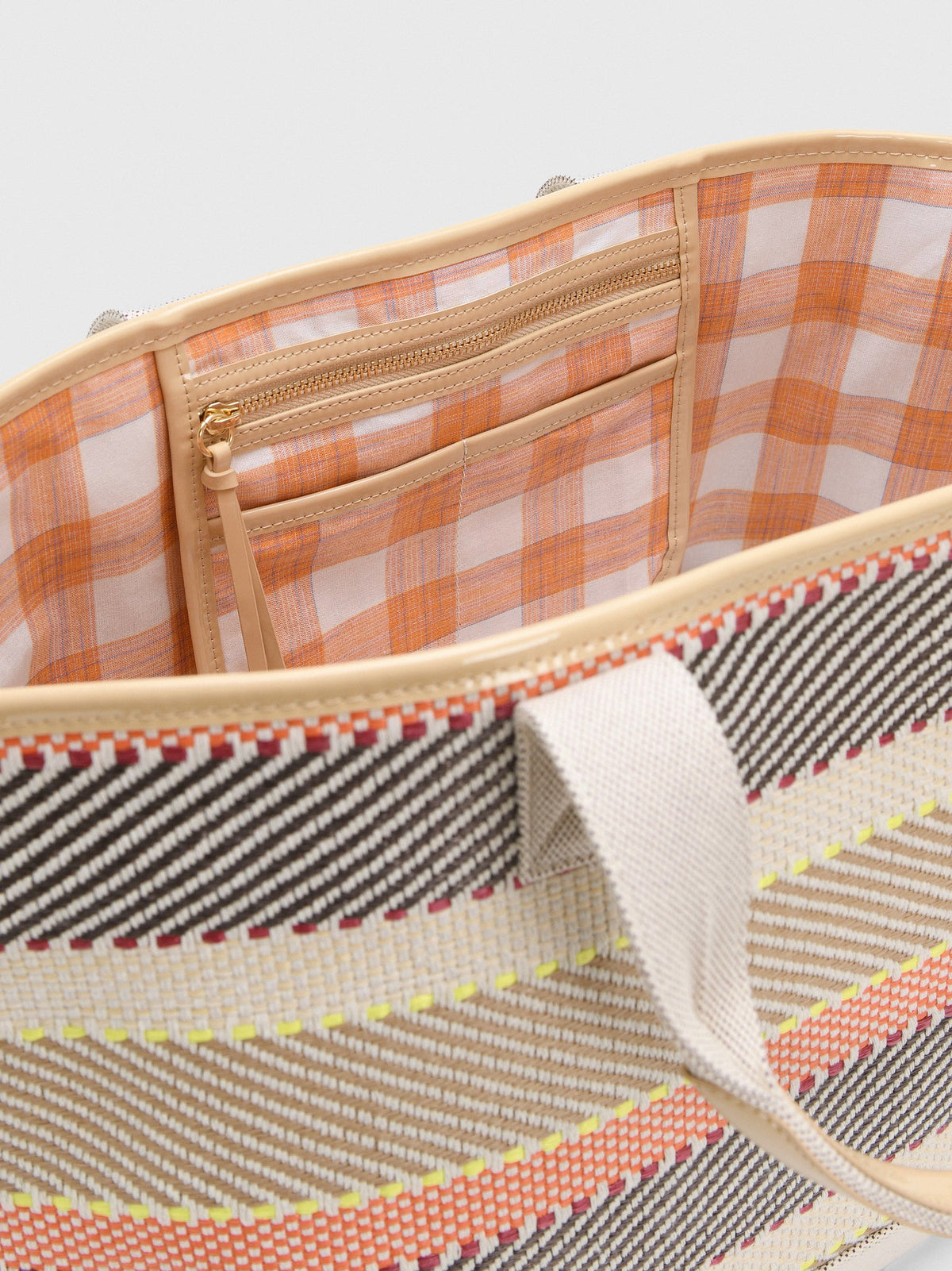 JOANSiE Getaway Tote Bag