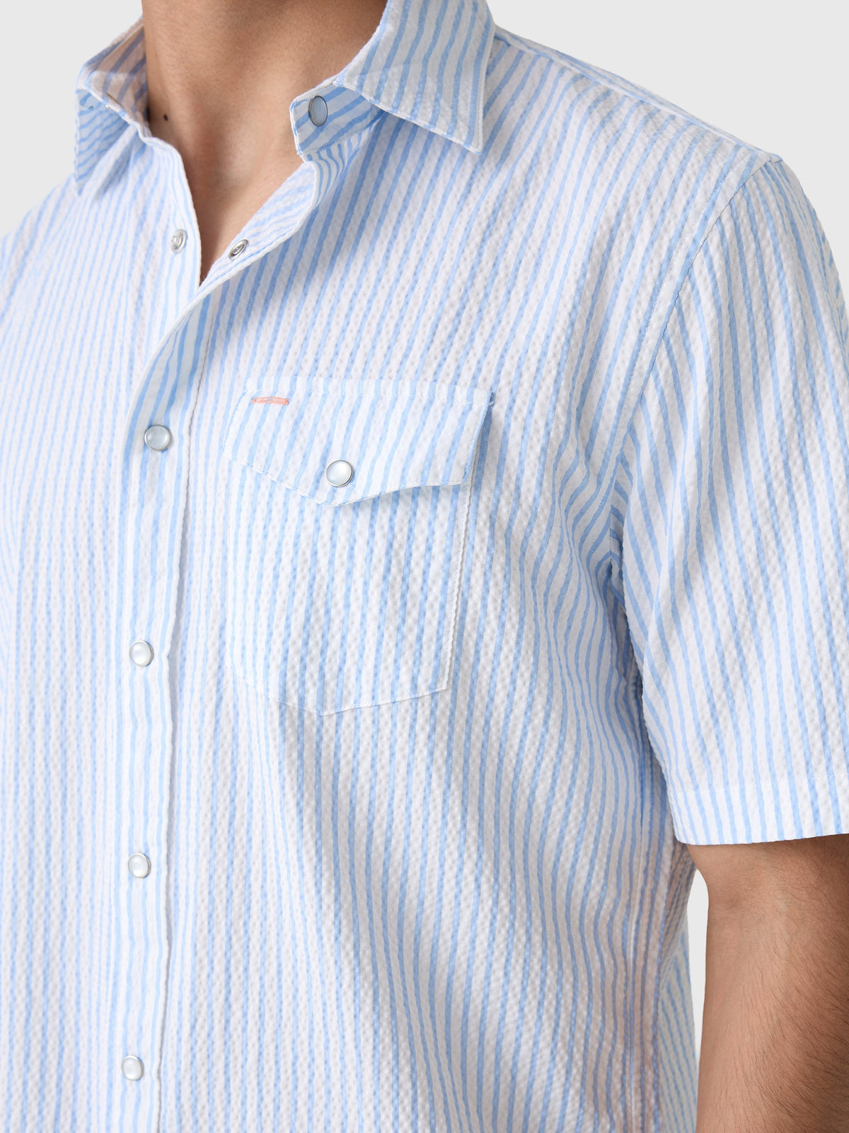 Criquet Men's Seersucker Pearl Snap Shirt