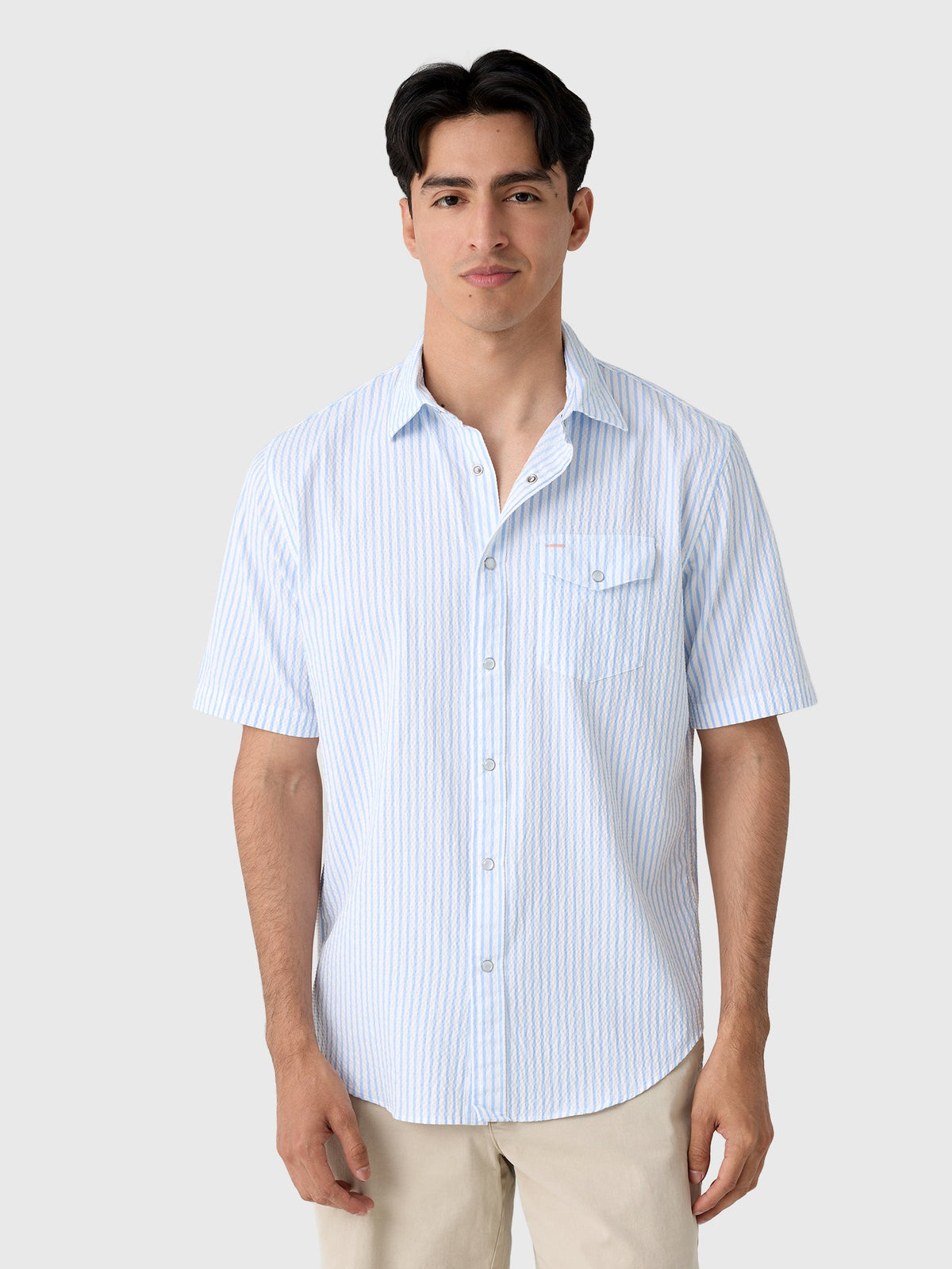 Criquet Men's Seersucker Pearl Snap Shirt