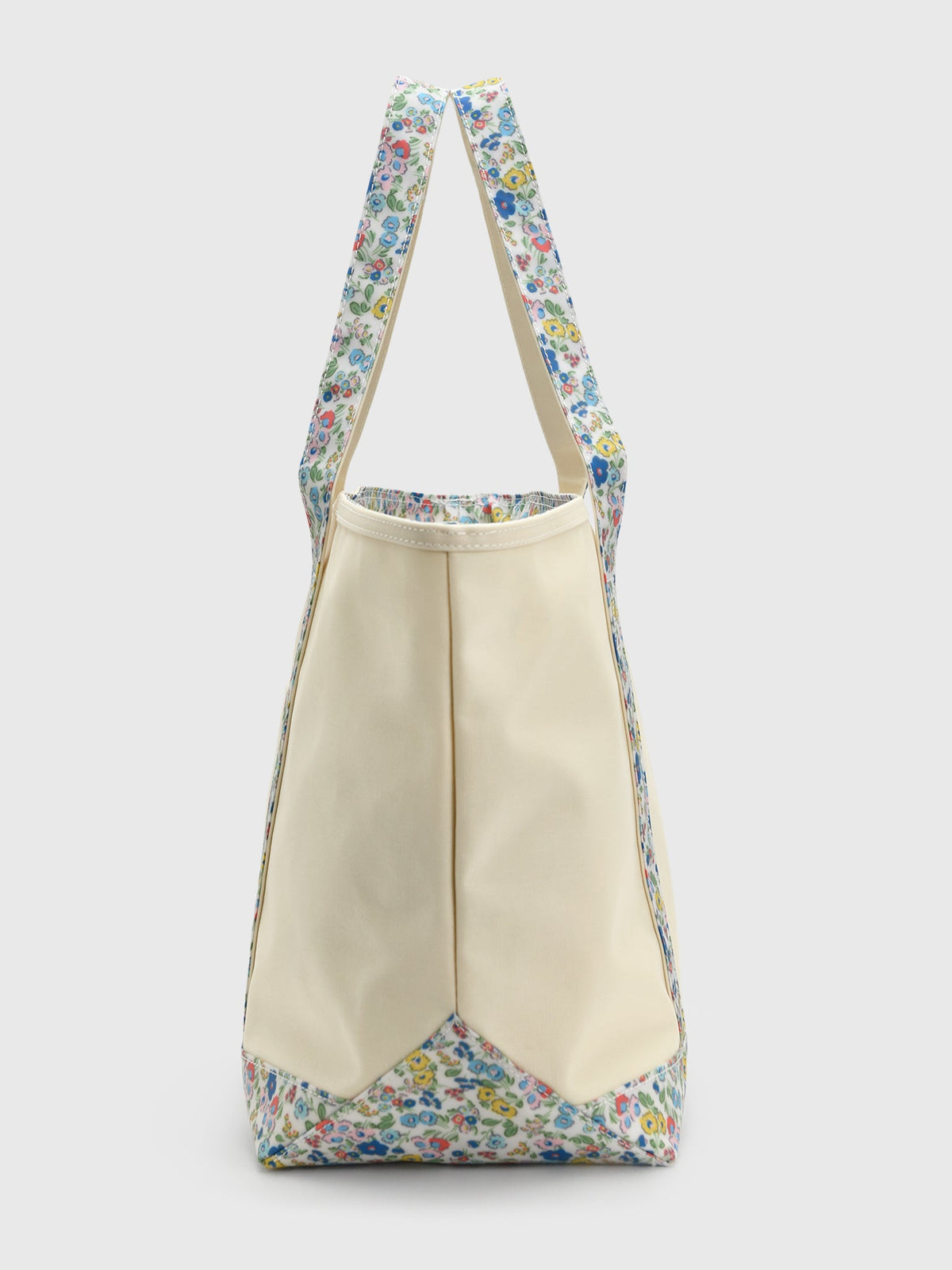 TRVL Design Maxi Tote Bag