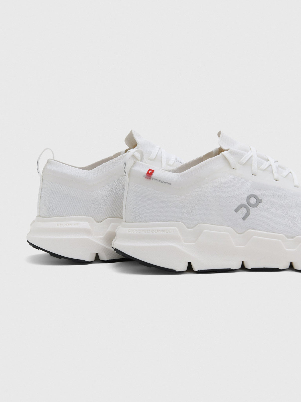 ON Men's Cloudsoma Trail Sneaker