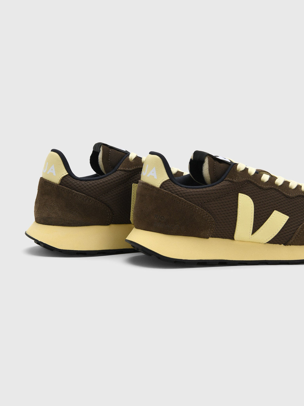 VEJA Women's Rio Branco II Alveomesh Sneaker