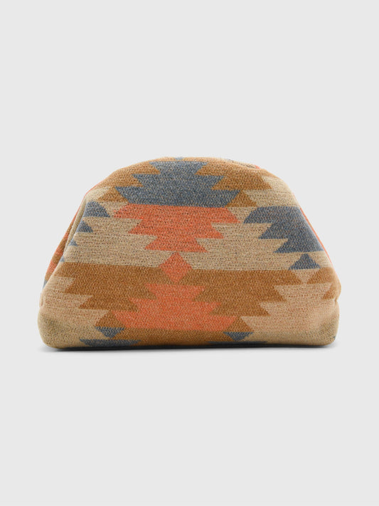 JOANSiE Oyster Clutch